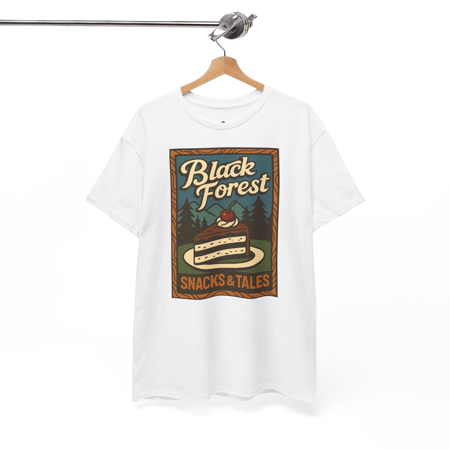 T-Shirt „Black Forest Snacks & Tales“ – Retro Schwarzwald Design