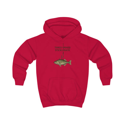 Kinder-Hoodie „Dreistacheliger Stichling“ mit Fisch- und Angelhaken-Motiv