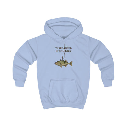 Kinder-Hoodie „Dreistacheliger Stichling“ mit Fisch- und Angelhaken-Motiv