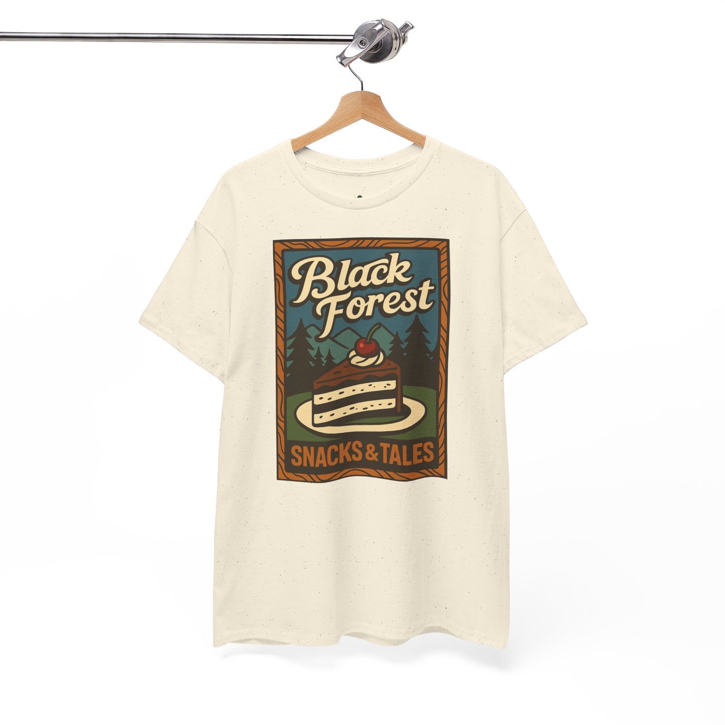 T-Shirt „Black Forest Snacks & Tales“ – Retro Schwarzwald Design