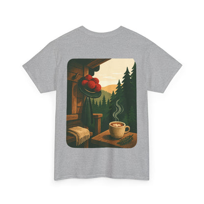 T-Shirt „Black Forest Love“ – Retro-Schwarzwald-Design mit Bollenhut & Hüttenzauber